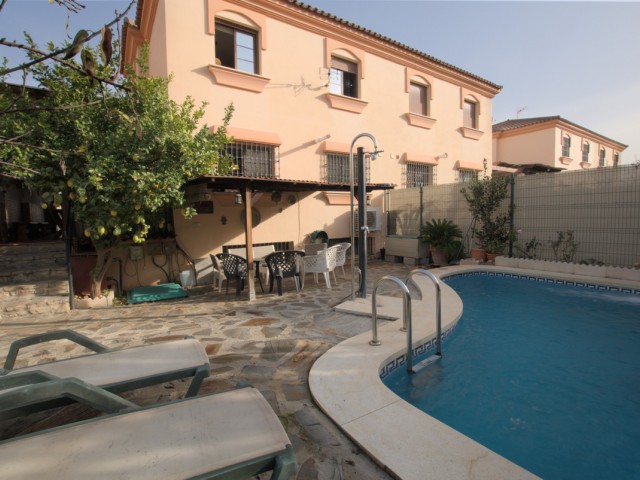Maison mitoyenne avec 3 Chambres  à Alhaurín de la Torre