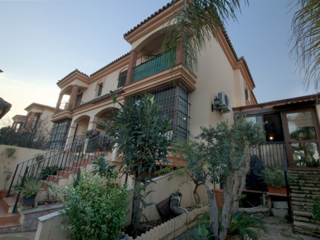Maison mitoyenne avec 3 Chambres  à Alhaurín de la Torre