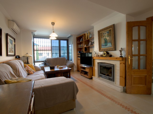 Maison mitoyenne avec 3 Chambres  à Alhaurín de la Torre