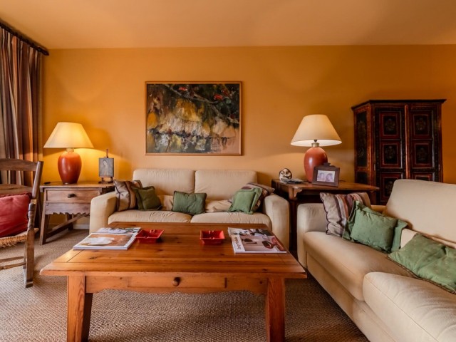 Apartamento, Guadalmina Alta, R5131471