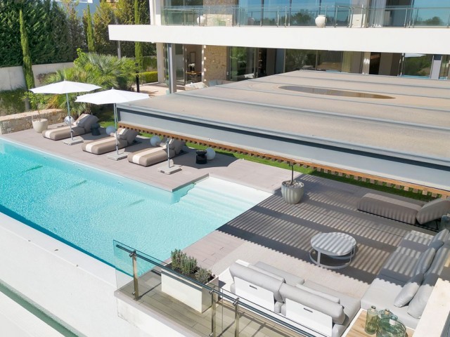 5 Bedrooms Villa in Benahavís