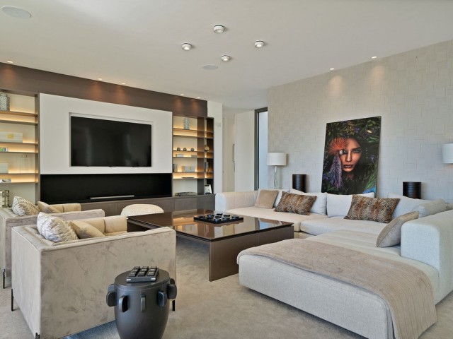 5 Bedrooms Villa in Benahavís