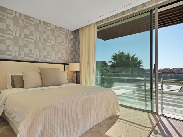5 Bedrooms Villa in Benahavís