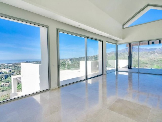 Penthouse avec 4 Chambres  à Benahavís