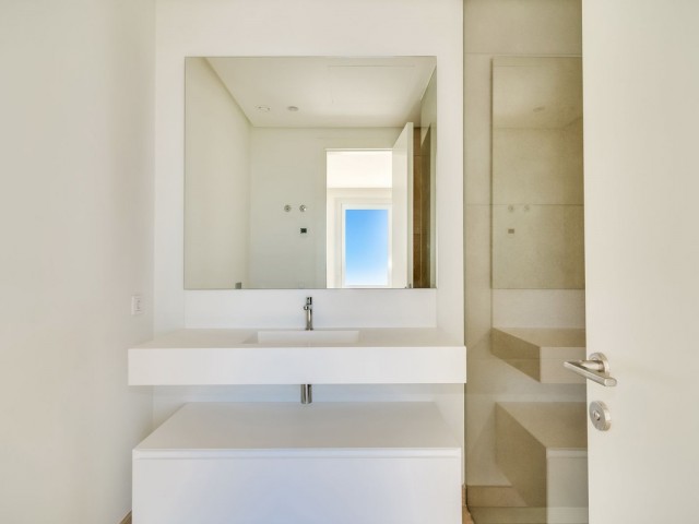 Penthouse avec 4 Chambres  à Benahavís