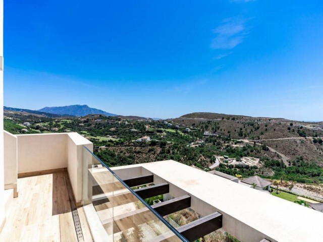 Penthouse avec 4 Chambres  à Benahavís