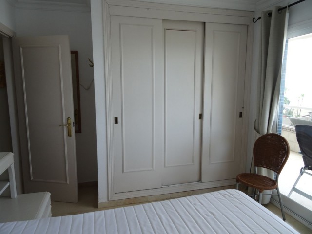 Apartamento con 2 Dormitorios  en La Carihuela