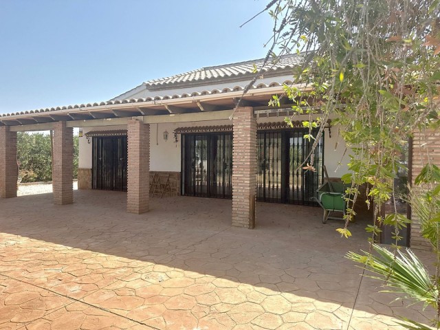 Villa con 3 Dormitorios  en Alhaurín el Grande