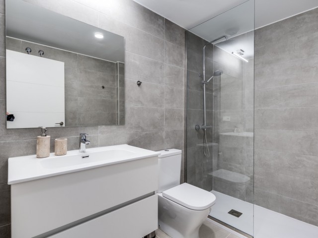 Apartamento con 2 Dormitorios  en Selwo