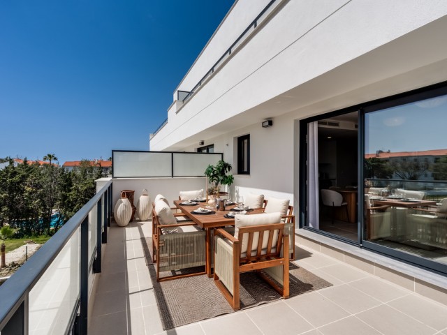 Apartamento con 2 Dormitorios  en Selwo