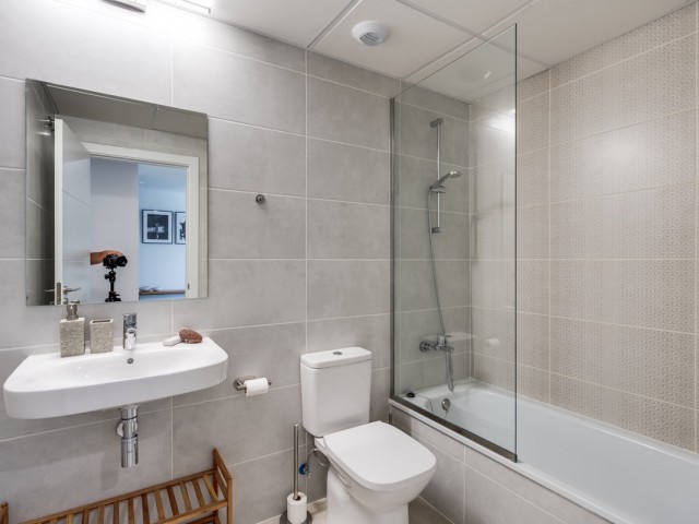 Apartamento con 2 Dormitorios  en Selwo