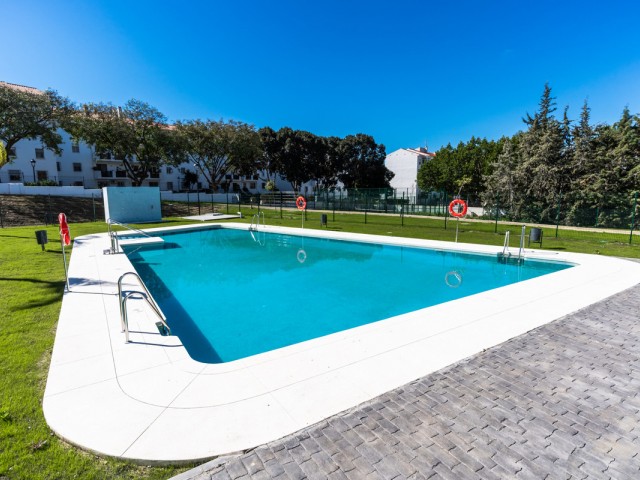 Apartamento con 2 Dormitorios  en Selwo
