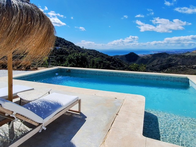 2 Bedrooms Villa in Ojén