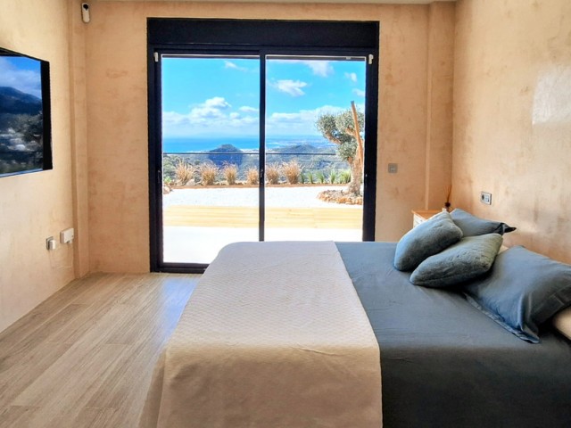 2 Bedrooms Villa in Ojén