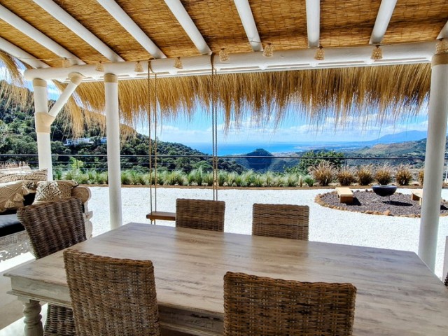 2 Bedrooms Villa in Ojén
