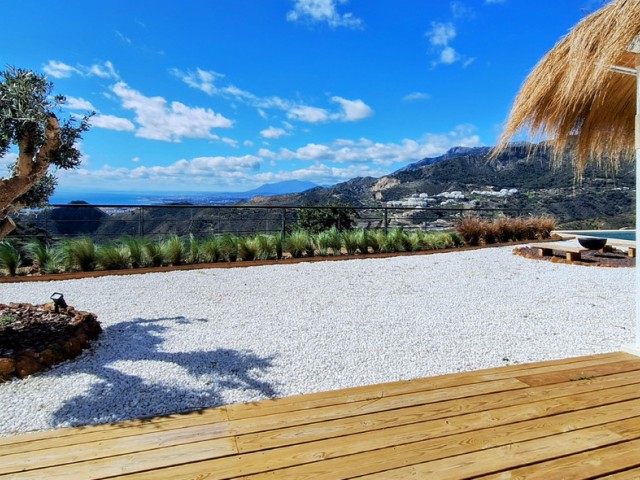 2 Bedrooms Villa in Ojén