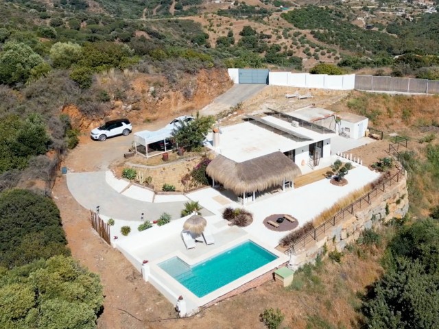 2 Bedrooms Villa in Ojén
