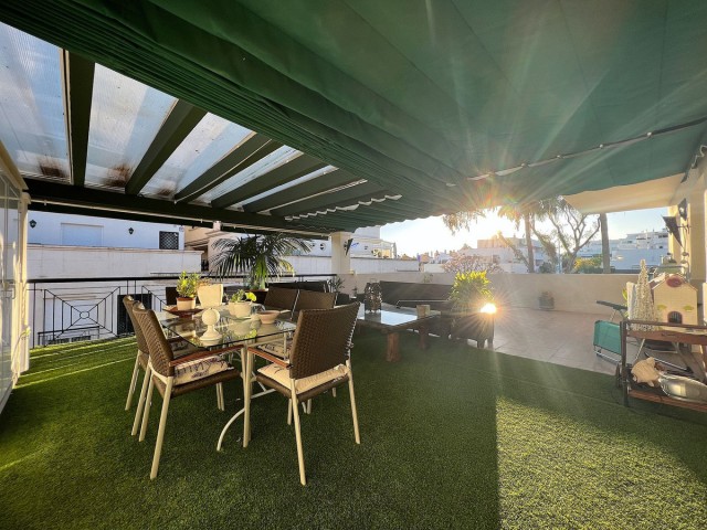Apartamento con 3 Dormitorios  en Puerto Banús
