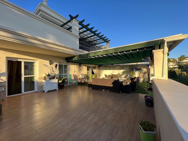 Apartamento con 3 Dormitorios  en Puerto Banús