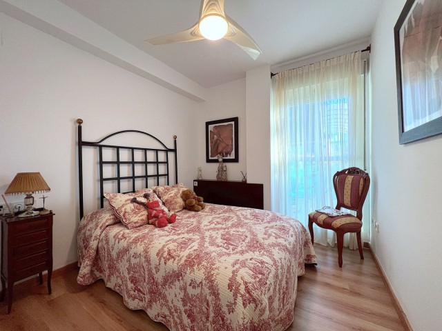 Apartamento con 3 Dormitorios  en Puerto Banús