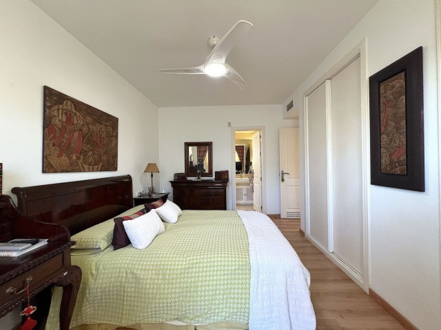 Apartamento con 3 Dormitorios  en Puerto Banús
