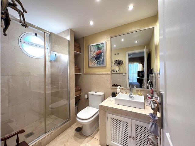 Apartamento con 3 Dormitorios  en Puerto Banús