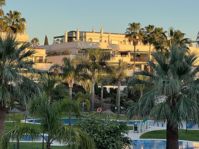 Apartamento con 3 Dormitorios  en Puerto Banús