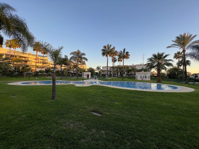 Apartamento con 3 Dormitorios  en Puerto Banús