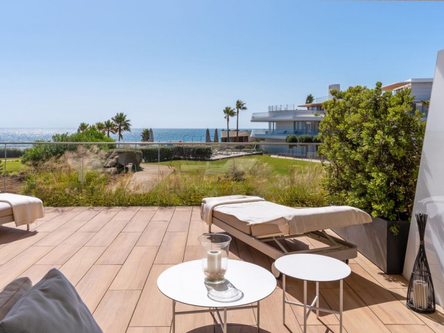 Apartamento con 2 Dormitorios  en Estepona