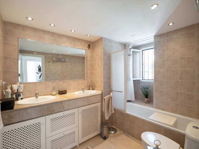 Adosado con 3 Dormitorios  en Casares