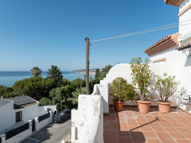 3 Bedrooms Townhouse in Casares