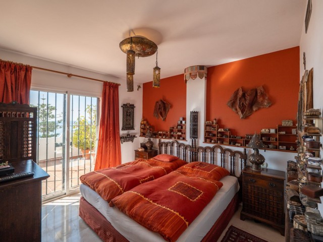 3 Bedrooms Townhouse in Casares