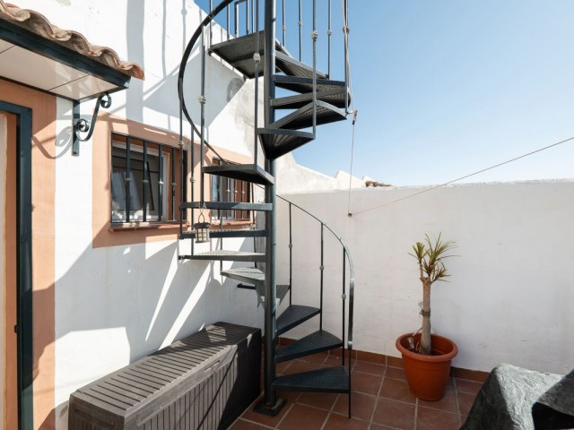 3 Bedrooms Townhouse in Casares