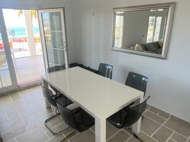 5 Bedrooms Villa in Sotogrande