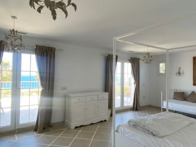 5 Bedrooms Villa in Sotogrande
