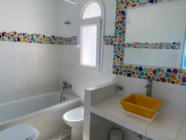 5 Bedrooms Villa in Sotogrande