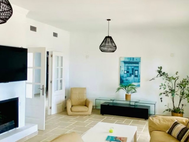 5 Bedrooms Villa in Sotogrande