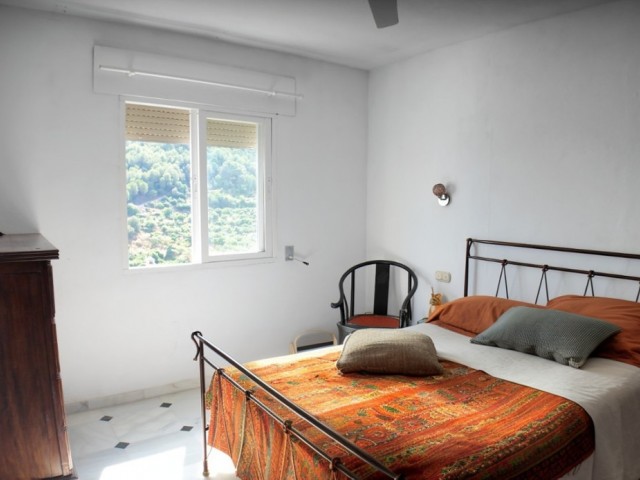 5 Bedrooms Villa in Ojén