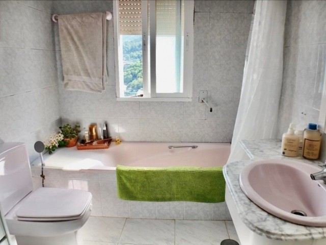 5 Sovrums Villa i Ojén