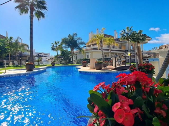 2 Bedrooms Apartment in Aloha