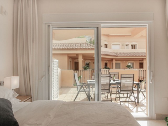 Apartamento con 2 Dormitorios  en Aloha