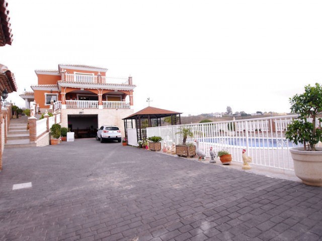 5 Bedrooms Villa in La Cala de Mijas