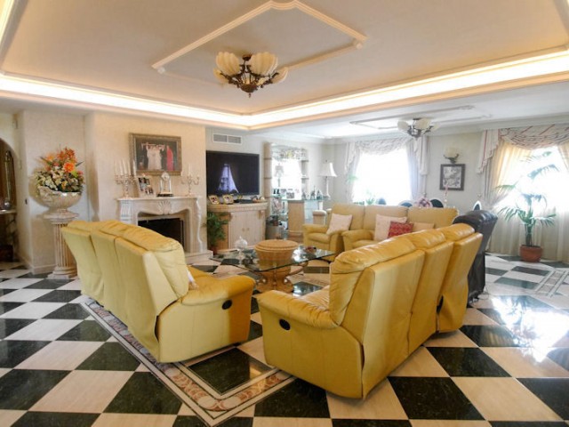 5 Bedrooms Villa in La Cala de Mijas