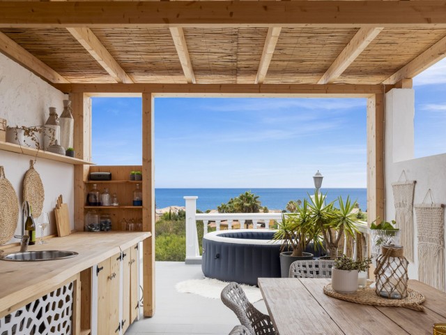 Villa, El Faro, R5132515