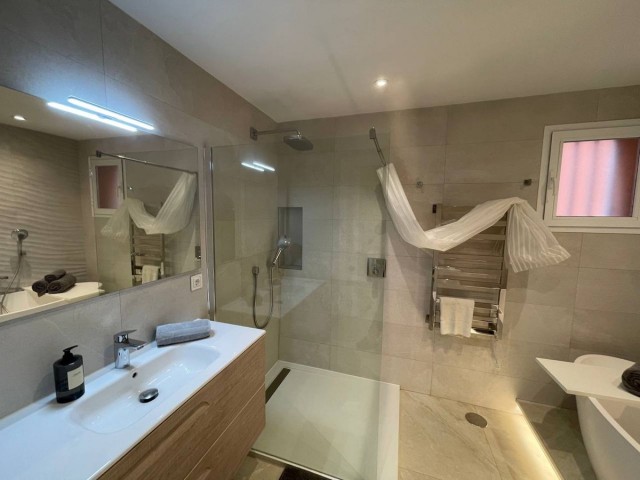 2 Makuuhuoneen Huoneisto Puerto Banús