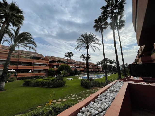 2 Makuuhuoneen Huoneisto Puerto Banús