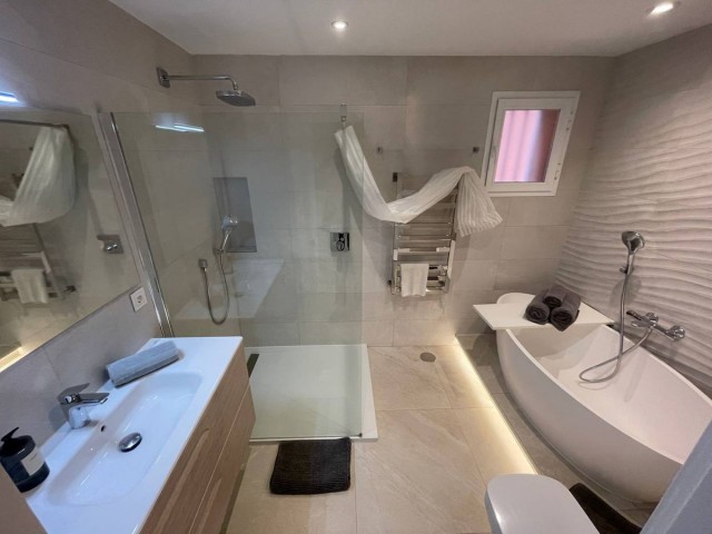 2 Makuuhuoneen Huoneisto Puerto Banús