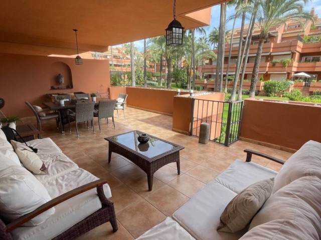2 Makuuhuoneen Huoneisto Puerto Banús