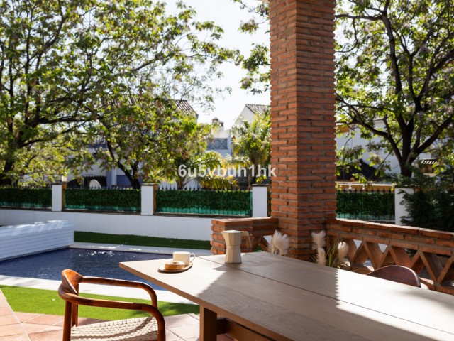 4 Bedrooms Villa in San Pedro de Alcántara