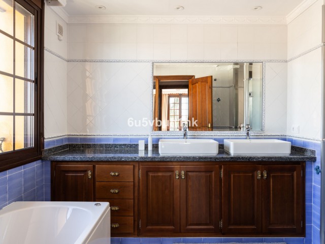 4 Schlafzimmer Villa in San Pedro de Alcántara